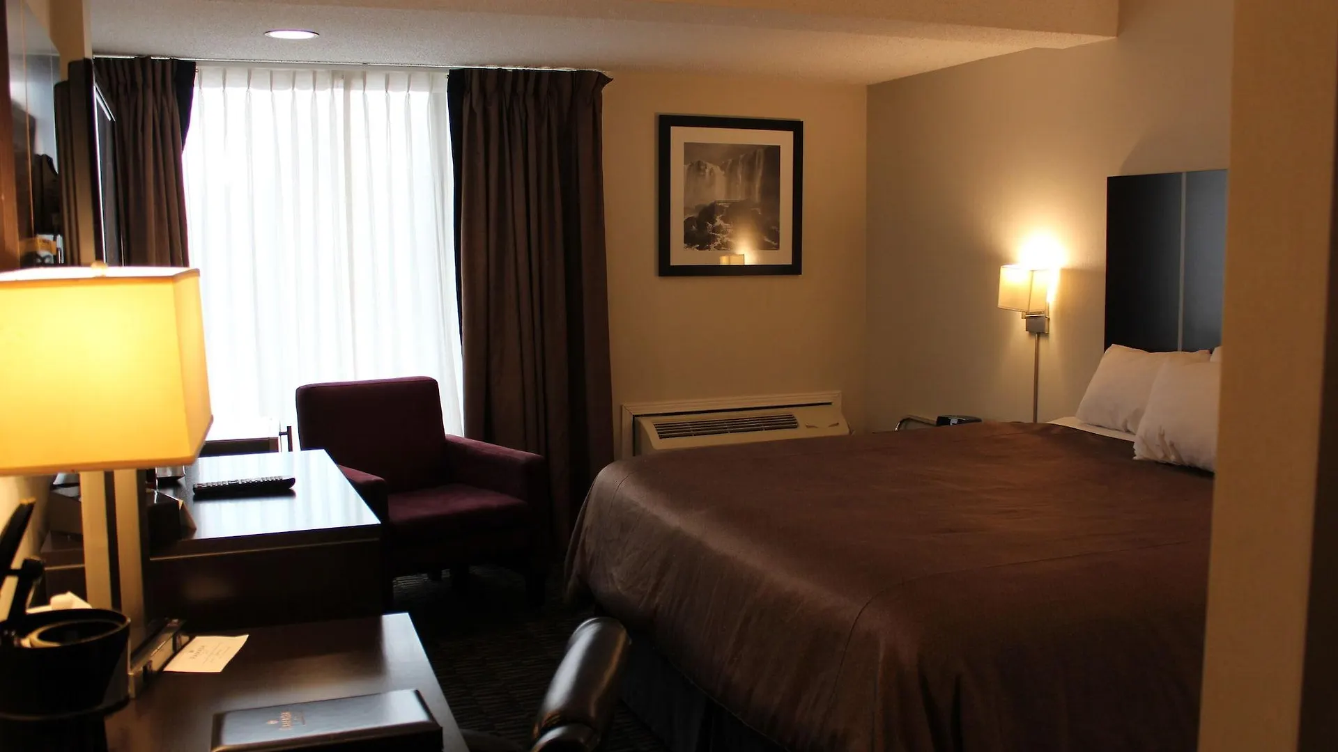 Ramada Plaza By Wyndham Niagara Falls Hotel