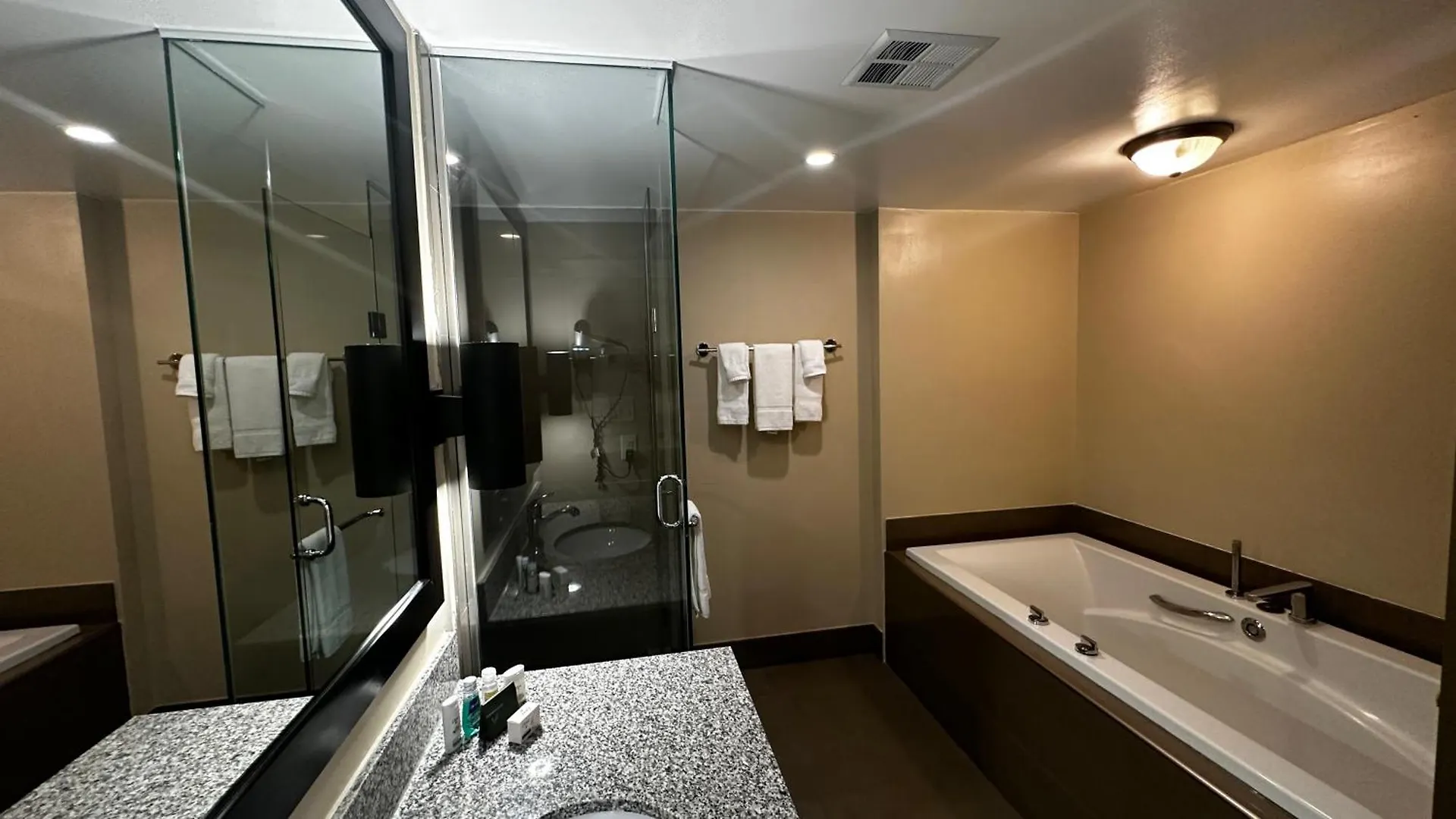 Ramada Plaza By Wyndham Niagara Falls