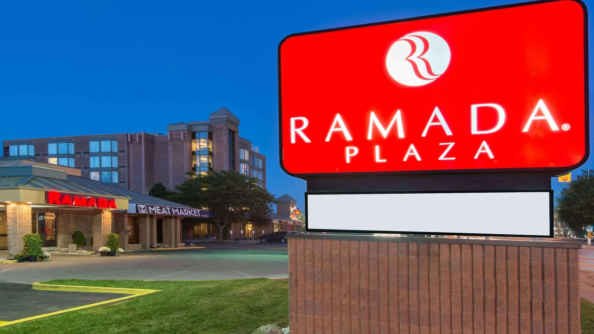 Ramada Plaza By Wyndham Niagara Falls