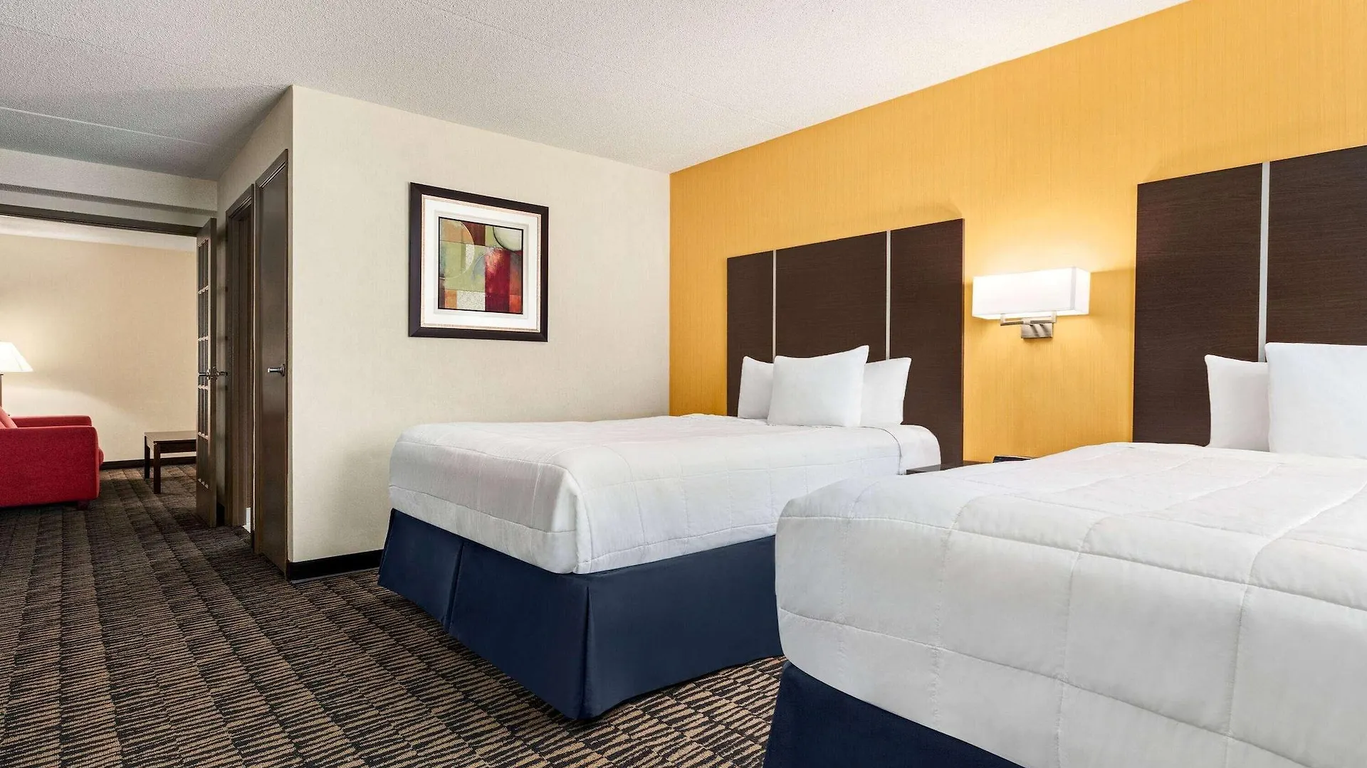 Ramada Plaza By Wyndham Niagara Falls 2*,  Canada